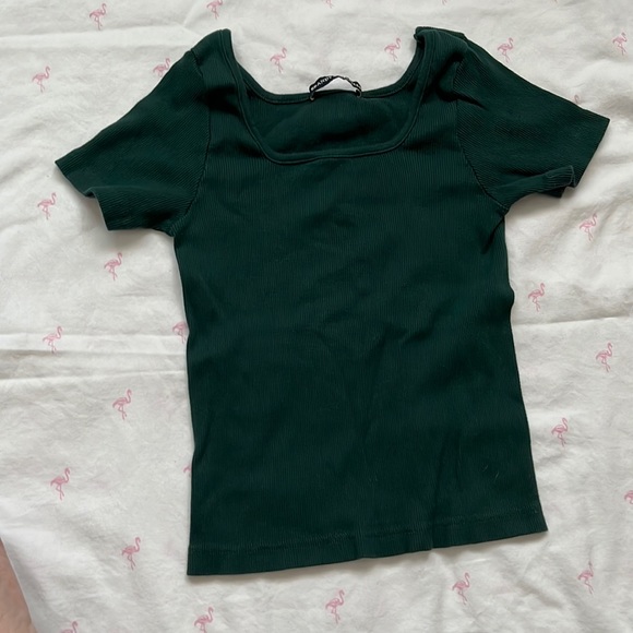 Green short sleeve crop top - Picture 1 of 2